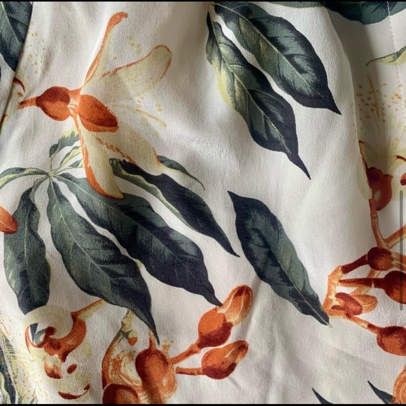 Babaton Shorts - Picture 4 of 7